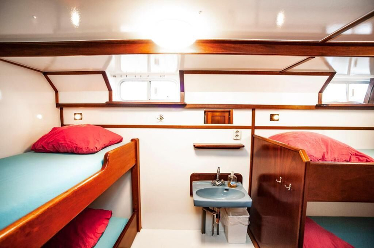 Bedroom 4, Amsterdam Hotelboat, Amsterdam