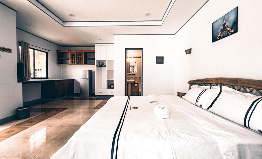Bedroom 3, Dumaguete Dive Center, Bacong