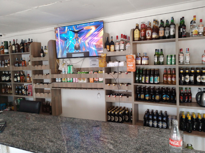 Food & Drinks, White House Lounge & Accommodation, Kesses