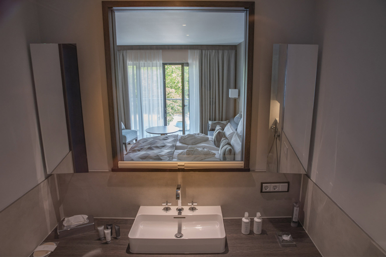Bathroom 5, Essensio Hotel Düsseldorf, Mettmann