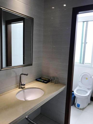 Bathroom 1, Kaizhou Holiday Hotel, Zhoushan