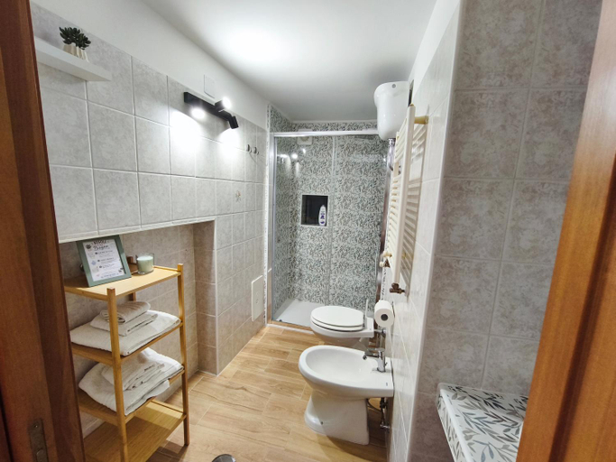 Bathroom 2, Nalusa Home, Salerno