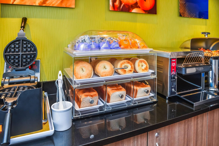Food & Drinks 5, Comfort Inn Regina East, Division No. 6