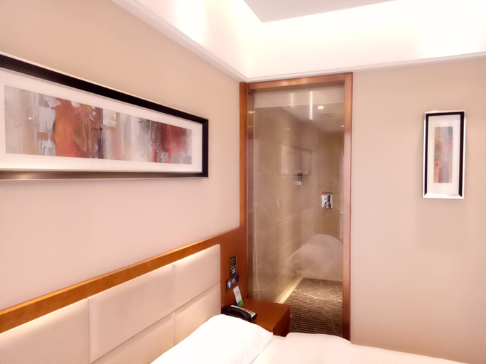 Bedroom, Shui'an Waterfront Hotel, Qiannan Buyei and Miao