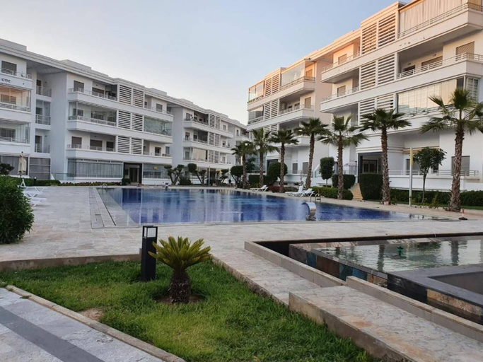 Pool 2, Beautiful Apartment in Mansbay Beach Next to the Beach, Mohammedia