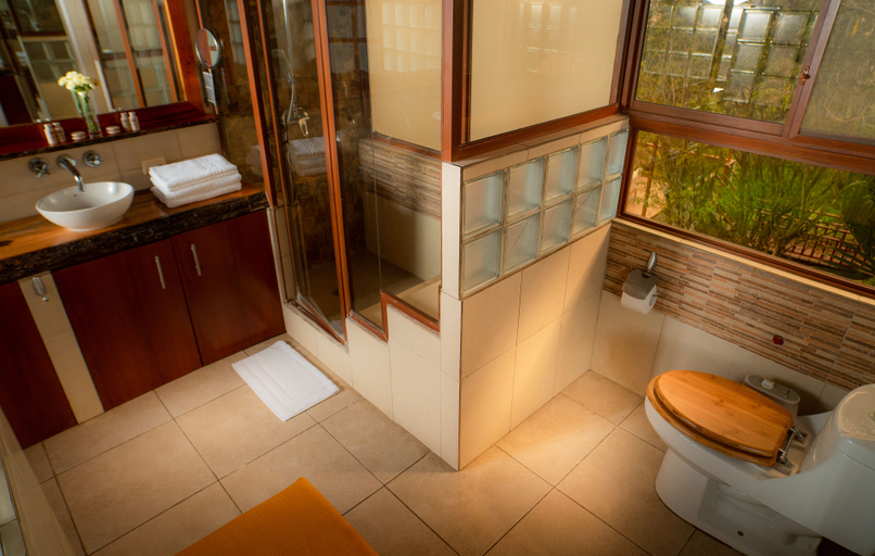 Bathroom 3, Casa Olonche Hotel, Santa Elena