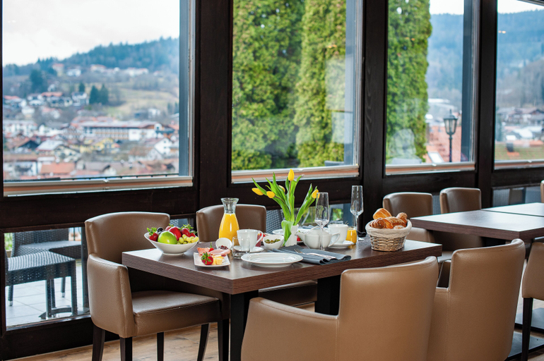 Food & Drinks 4, LuCA Hotel, Regen