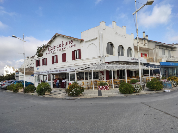 Exterior & Views 2, Clair de Lune, Hérault