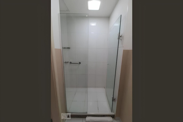 Bathroom 3, Rio Plaza - Suítes no Rio de Janeiro por Carpediem, Rio de Janeiro