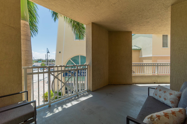 Exterior 5, 201s Relaxing Oasis Suite 1 Bedroom, Pools, Jacuzzi, Beach, Shops & Dog Friendly, Palm Beach
