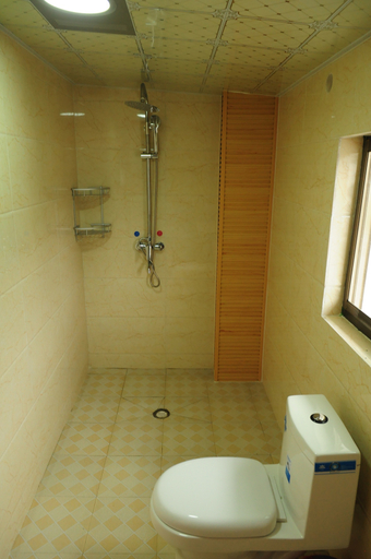 Bathroom 3, Dali Free Bird Hostel, Dali Bai