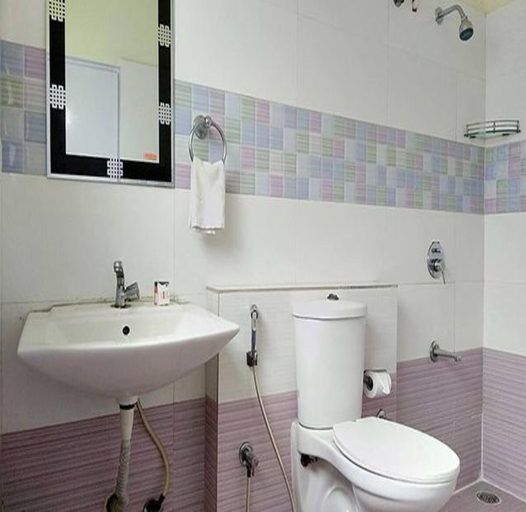 Bathroom, Fabhotel Shreyas Inn, Bangalore