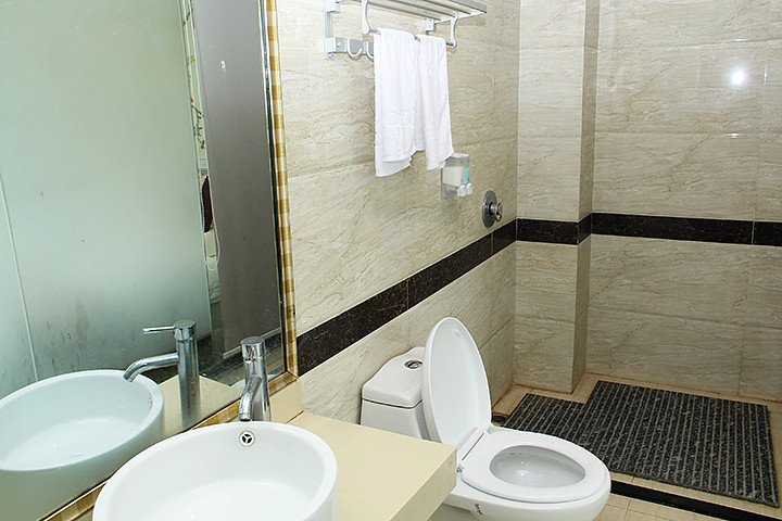 Bathroom 2, Shuiyunjian Tianyuan Hotel, Guilin