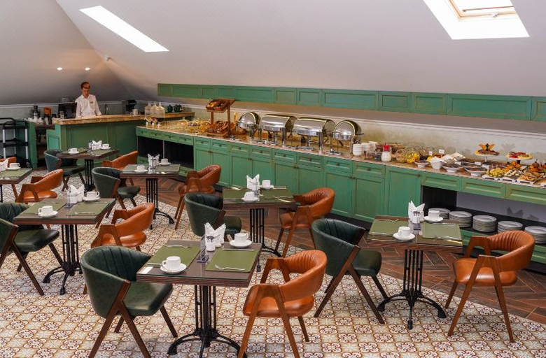 Food & Drinks 2, Midway Hotel, Baku