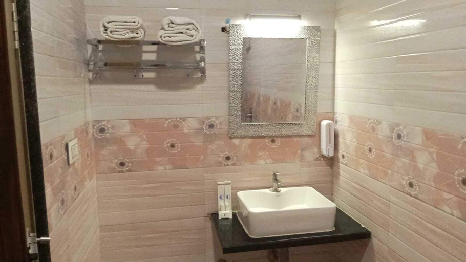 Bathroom 5, The Grand Coral, Bangalore