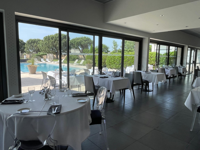 Food & Drinks 3, HOTEL RESTAURANT SOUS LES PINS, Drôme
