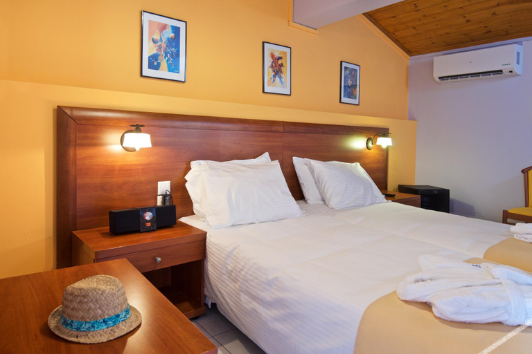 Bedroom 3, Mirabel CityCenter Hotel, Ionian Islands