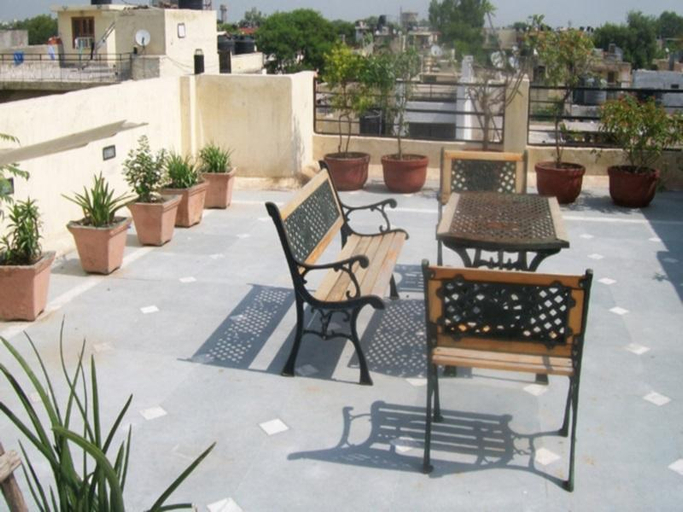 Others 3, Grace Home Bed and Breakfast, Delhi