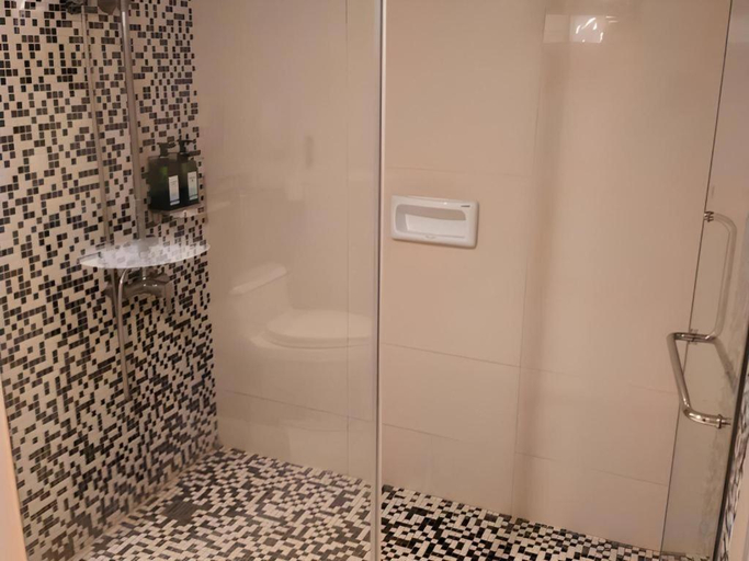 Bathroom 4, Delton Hotel, Kaohsiung