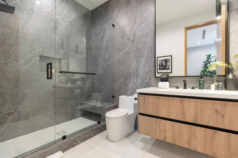 Bathroom 3, Somera Masterpiece, Los Angeles