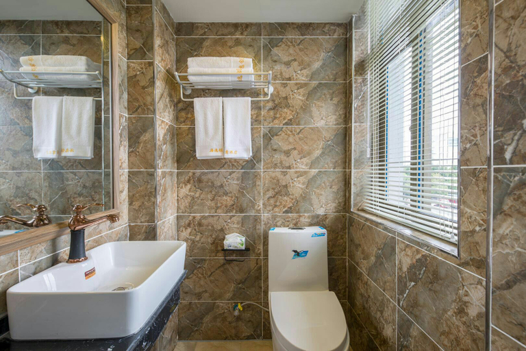 Bathroom 3, Haiyi Hotel, Jinhua