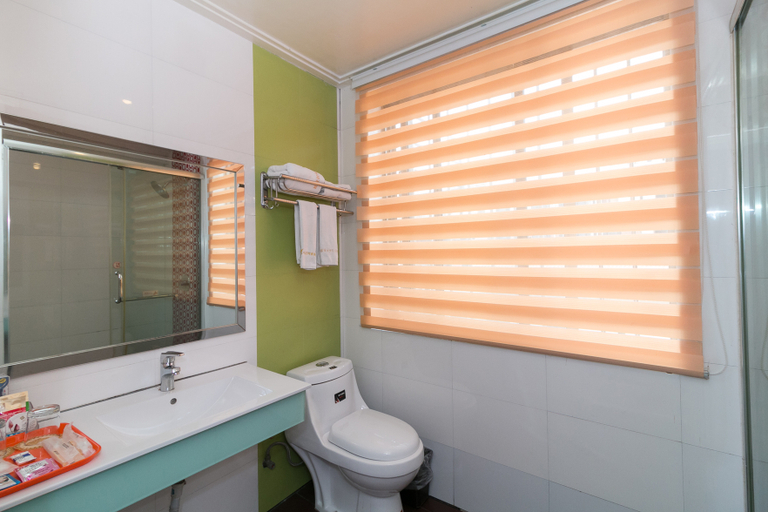 Bathroom, Jinhua Biya Smart Cinema Hotel, Jinhua