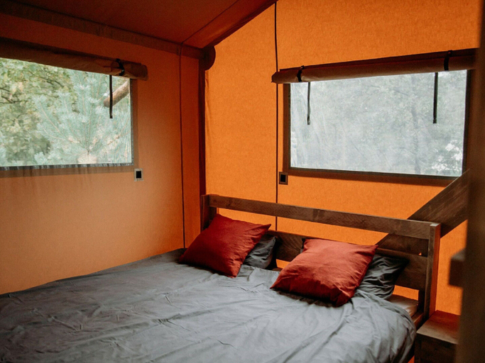 Room 3, Safari Tent With Pool Access, Wierden