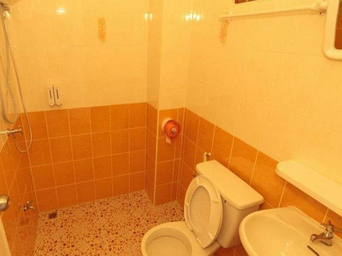 Bathroom, Baan Nannapas, Wang Num Khiaw