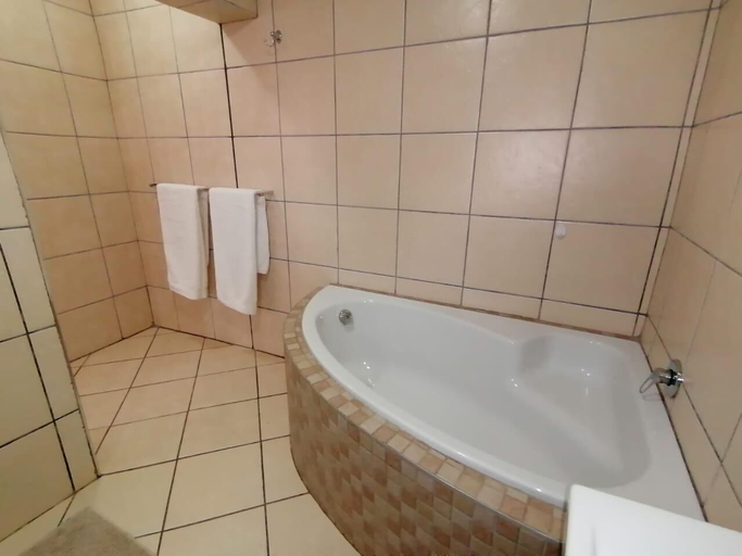 Bathroom 3, Tri-Angle B&B, Amathole