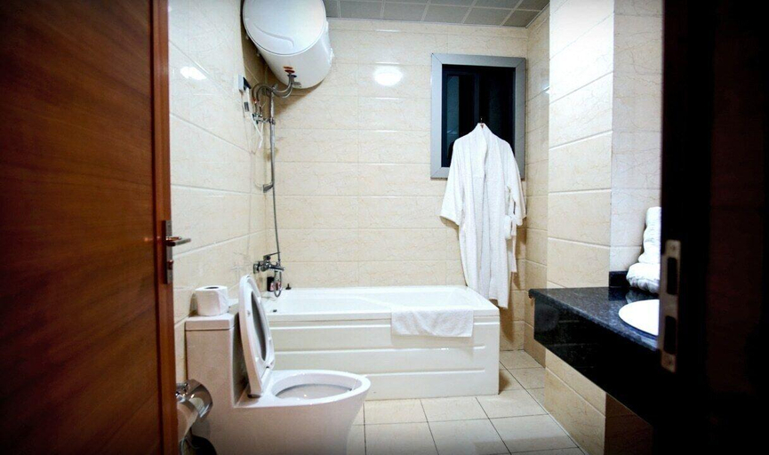 Bathroom 3, BENGO HOTEL, Mvila