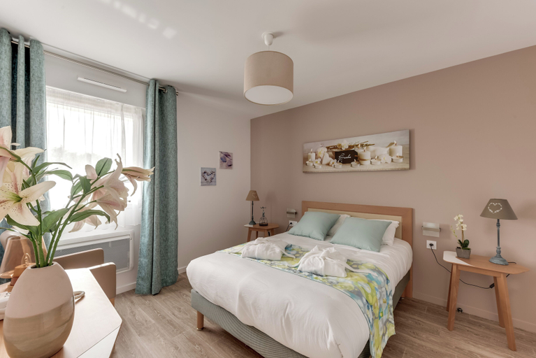 Bedroom 4, Zenao Appart'hôtels Challans, Vendée