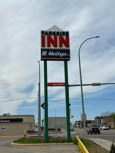 Exterior & Views 2, PARKSIDE INN, Division No. 19