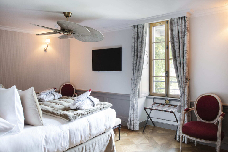 Bedroom 4, Château Brachet, Savoie