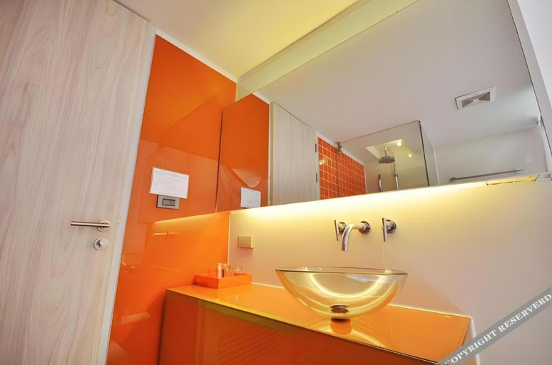 Bathroom 5, The Heritage Silom Hotel, Bang Rak