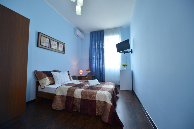 Bedroom 3, Hotel Europa & Casino, Tskaltubo