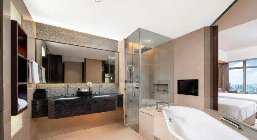 Bathroom 4, Nanyuan Universe Deluxe Hotel, Ningbo