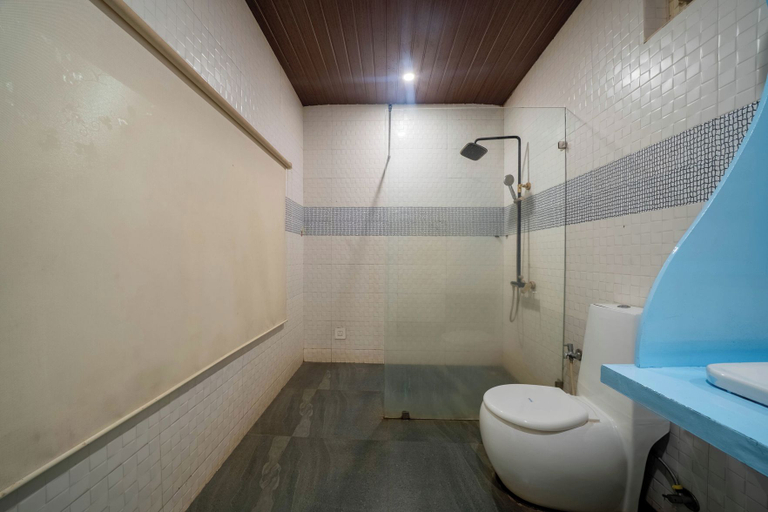 Bathroom 4, Perfectstayz Koko Maya, North Goa