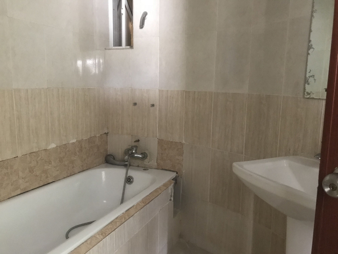 Bathroom 2, Pentagon Luxury Suites, Enugu North