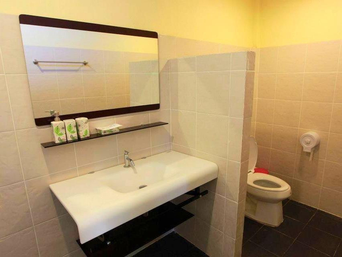 Bathroom 4, Ban Pleng Resort, Muang Kanchanaburi