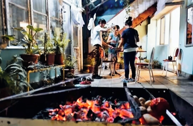 Food & Drinks 3, Green House Ganja, Xanlar