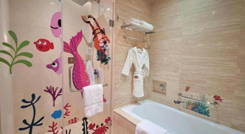 Bathroom 3, The QUBE Hotel Yangzhou, Yangzhou