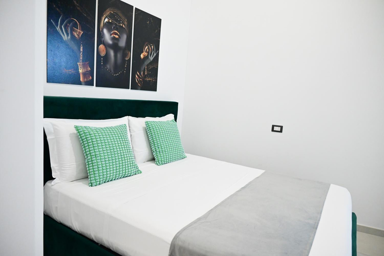 Bedroom 2, Victry's Houses Chiaia, Napoli