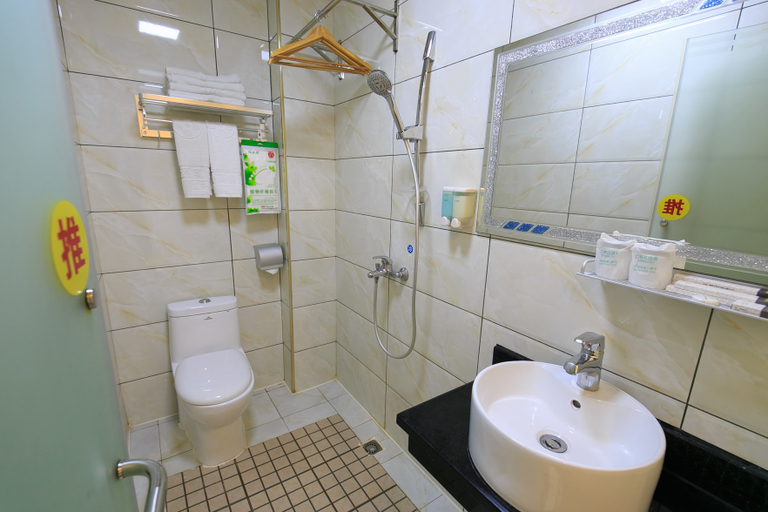 Bathroom 3, Huiyuan Fu'an Hotel (Liunan Wanda ), Liuzhou
