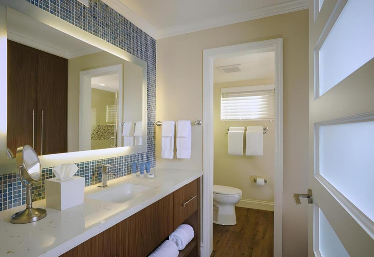 Bathroom 5, Edgewater Beach Hotel, Collier
