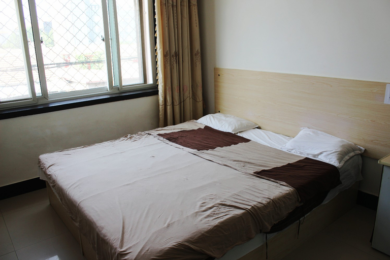 Bedroom 2, Bazhou Ruisheng Hotel, Langfang