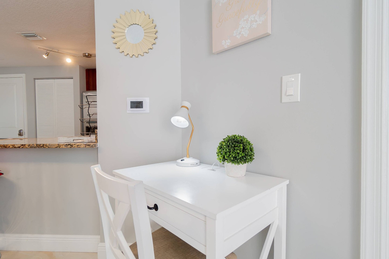 Exterior 3, 201s Relaxing Oasis Suite 1 Bedroom, Pools, Jacuzzi, Beach, Shops & Dog Friendly, Palm Beach