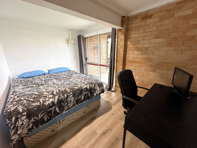 Bedroom 5, Sunshine Rooms, Maroochy - Maroochydore