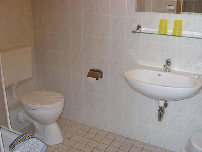 Bathroom 5, Gasthof Bergquelle, Barnim