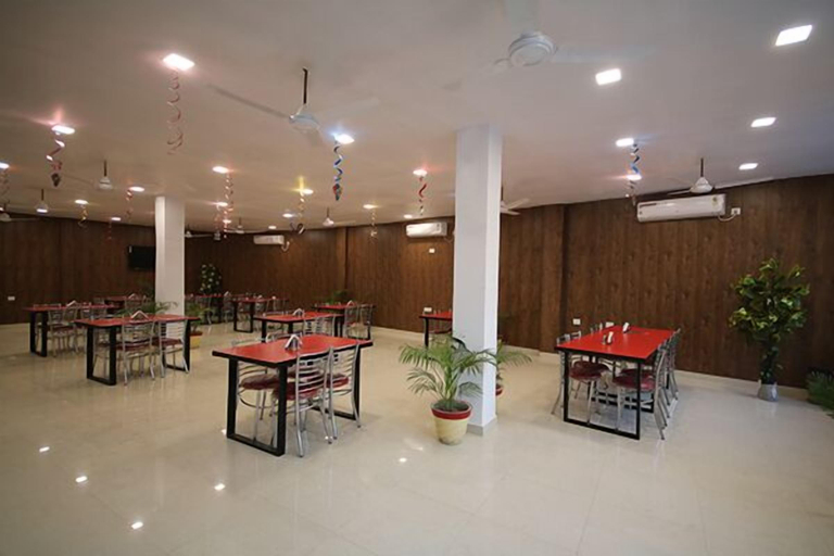 Food & Drinks 4, The Retreat, Mirzapur