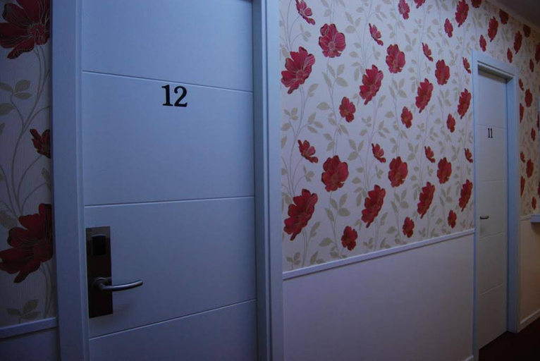 Others 3, Hostal Atelier, Madrid